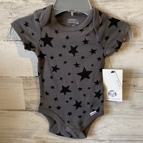 Baby Stars Onesie Size 0-3 Months NEW - Picture 1 of 4